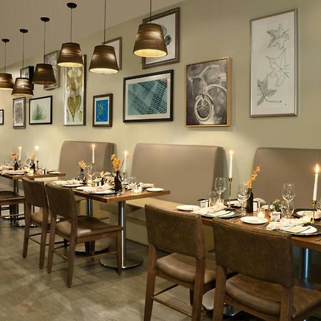 Element Toronto Airport Hotel Мисисага Екстериор снимка