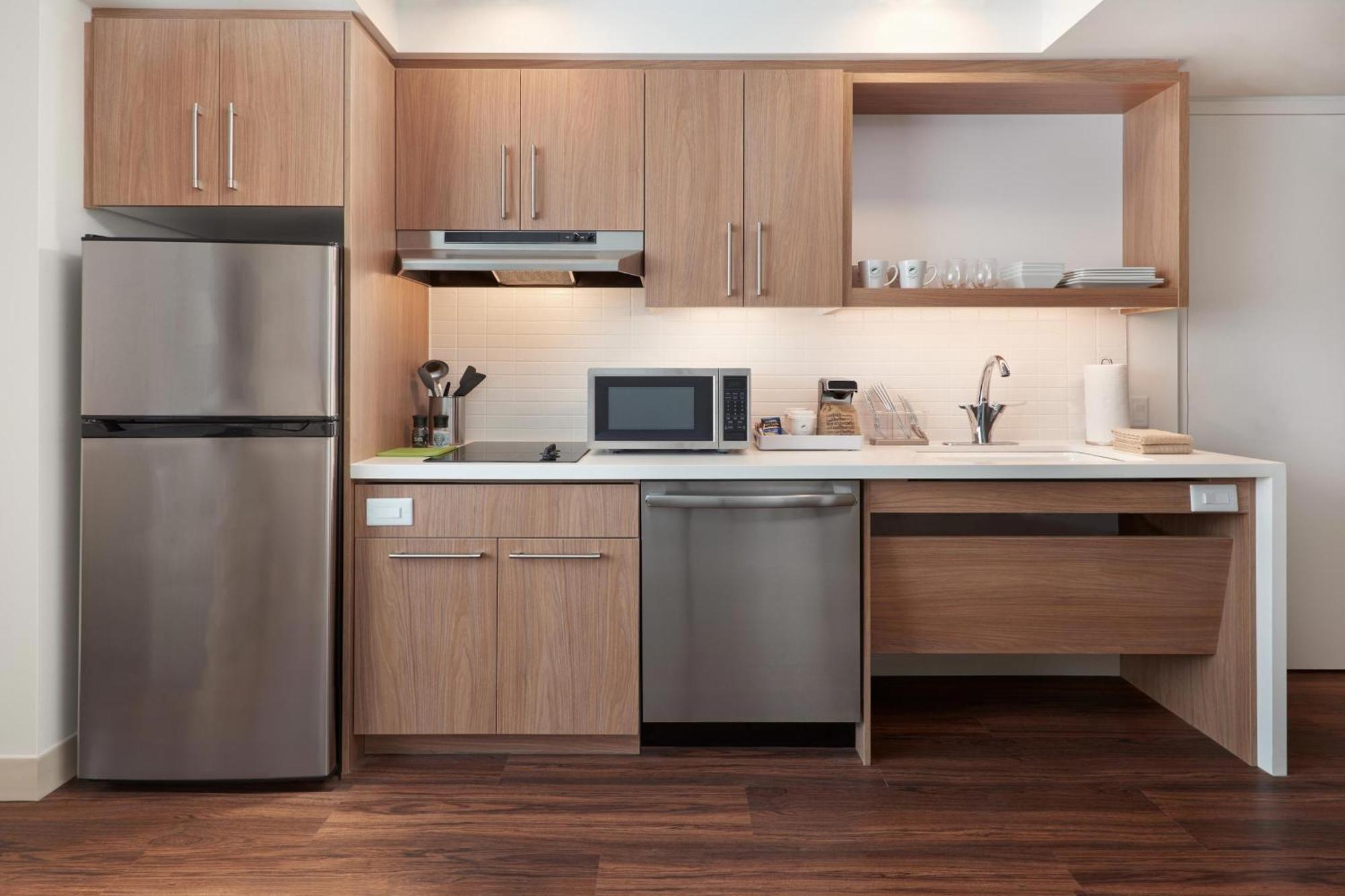 Element Toronto Airport Hotel Мисисага Екстериор снимка
