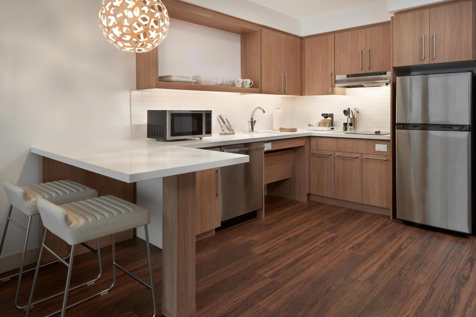 Element Toronto Airport Hotel Мисисага Екстериор снимка
